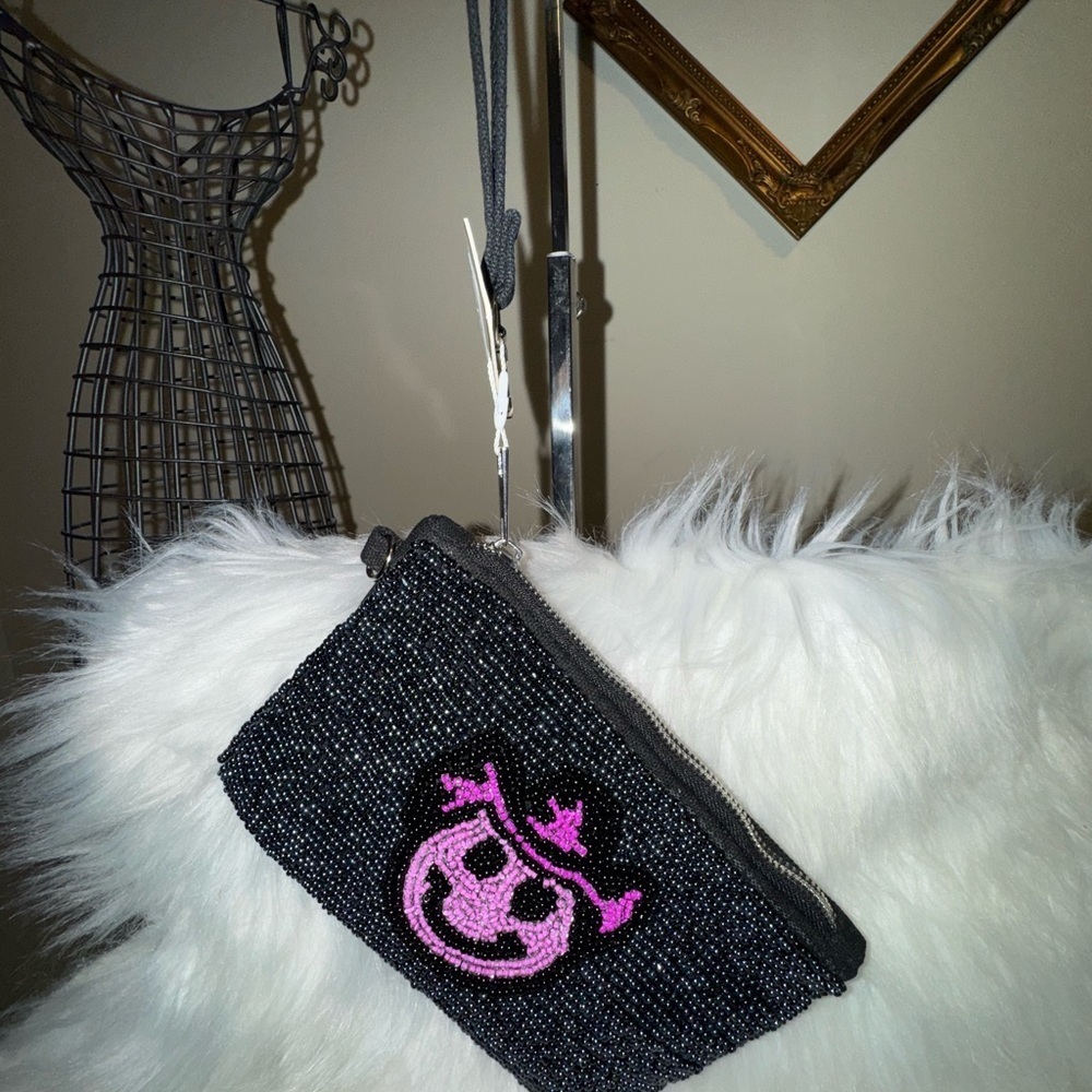 Clutch or wristlet 🎁 Black and Pink Beaded 🎁